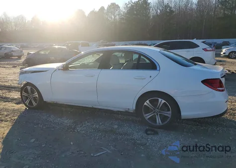 2019 Mercedes-Benz E 300 4Matic z USA, uszkodzony, nr VIN WDDZF4KB0KA576296